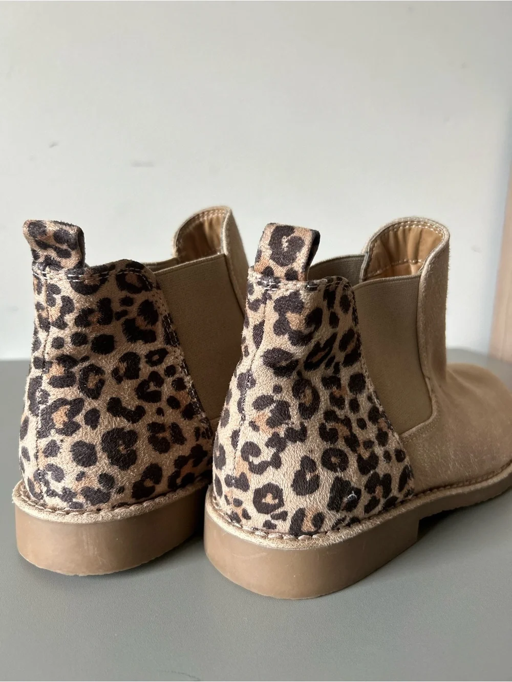 Women’s Leopard Animal Print Chelsea Boots Beige Suede Seven Dials Booties 6M